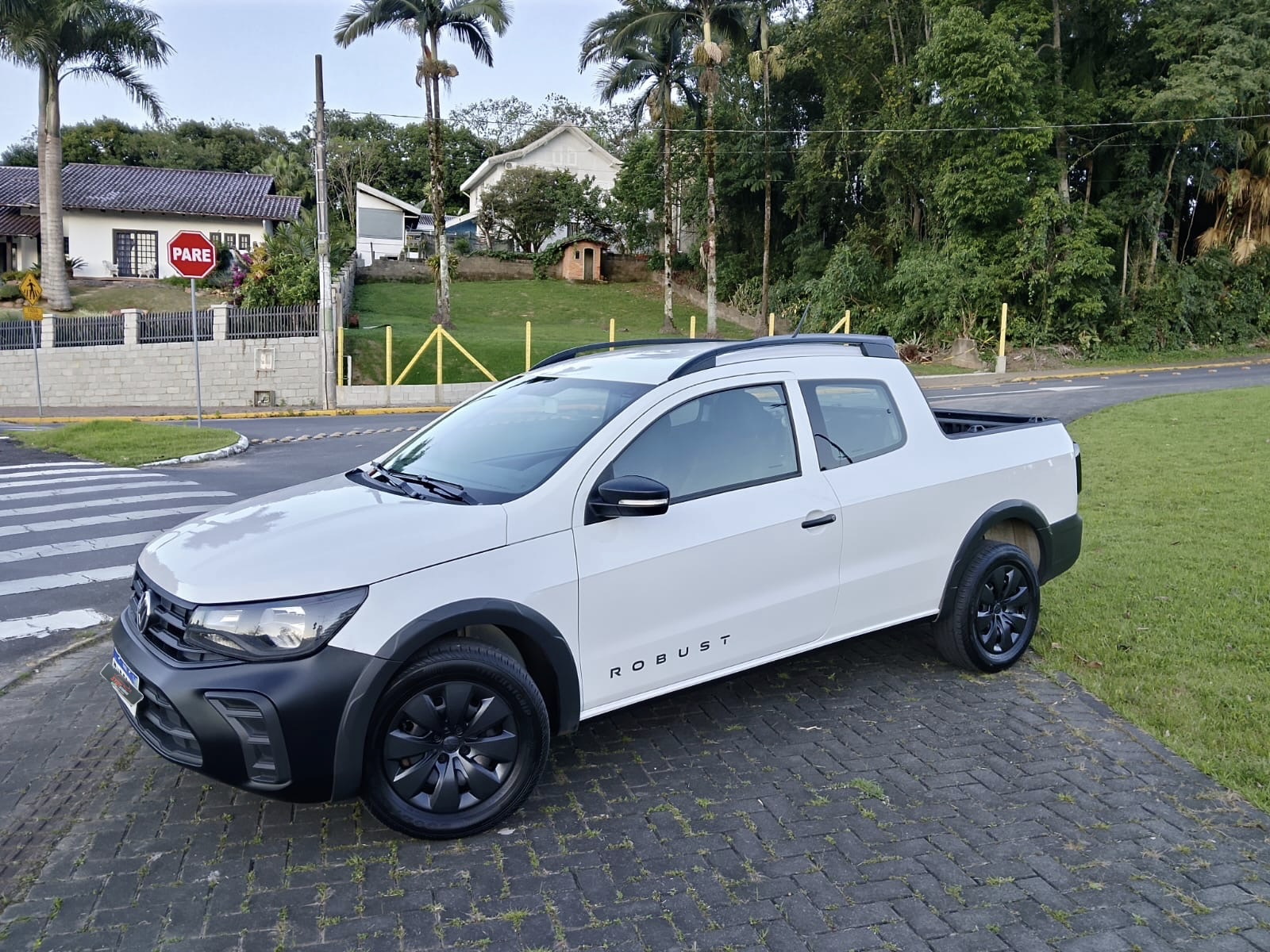 Volkswagen Saveiro Robust 1.6 Flex Cabine Dupla — foto 1 de 6