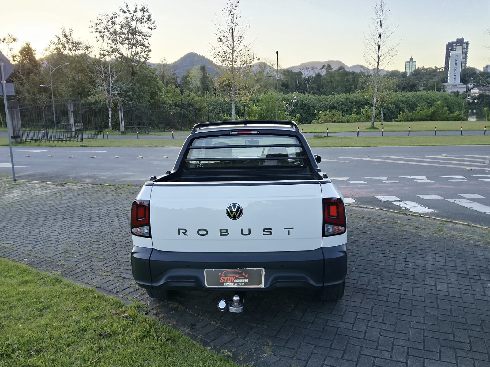 Volkswagen Saveiro Robust 1.6 Flex Cabine Dupla — foto 6 de 6