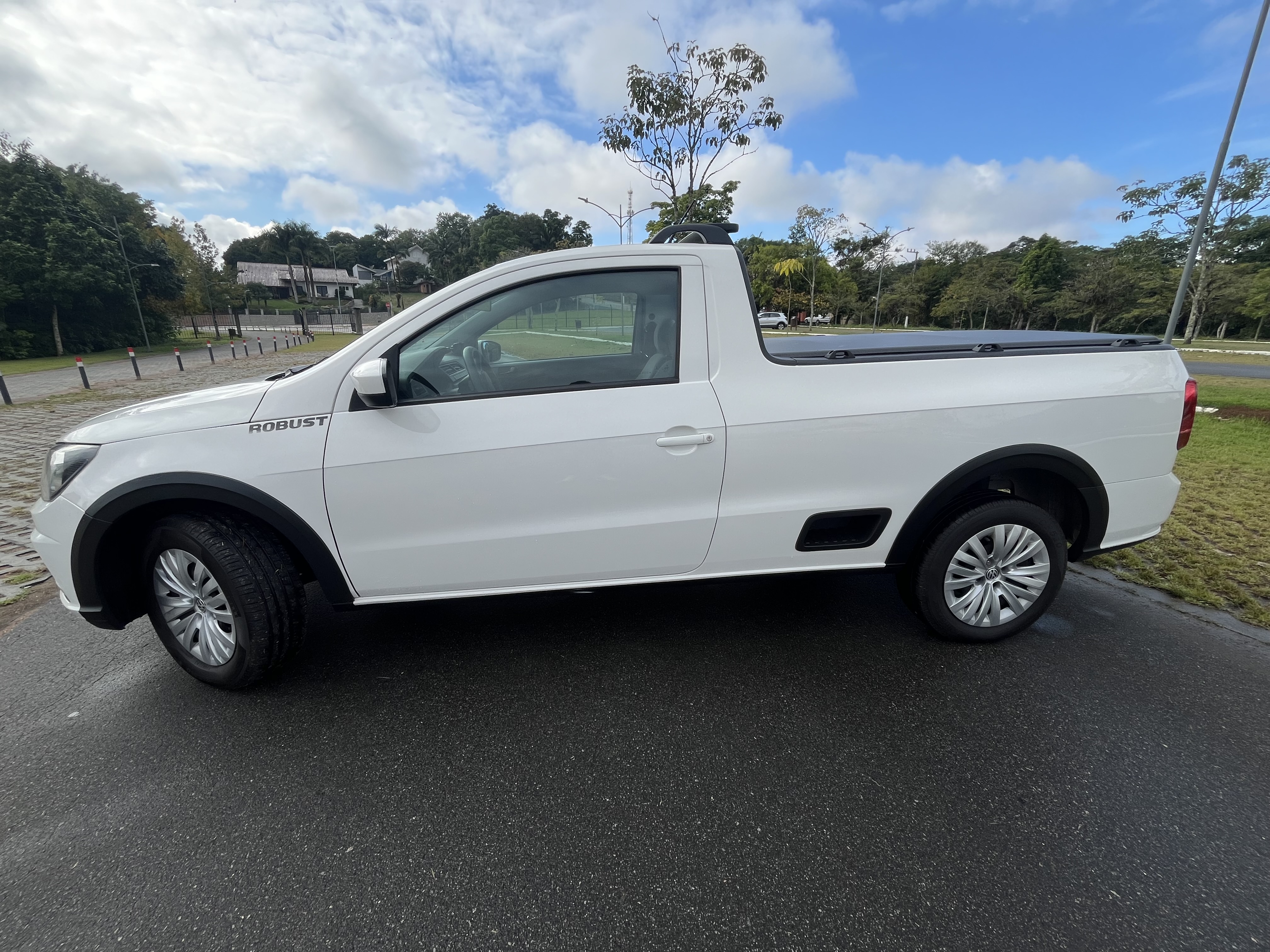 Volkswagen Saveiro Robust — foto 4 de 11