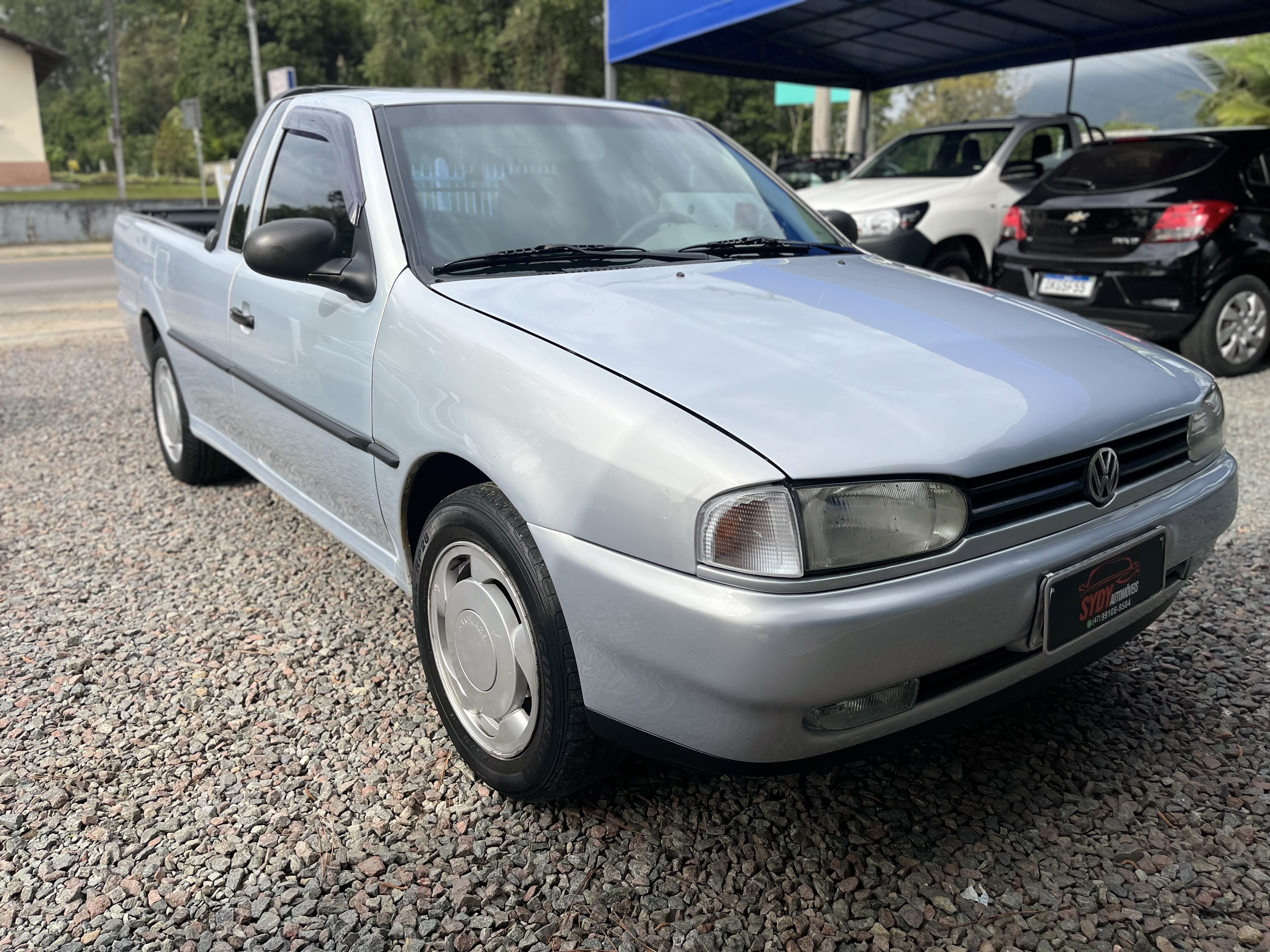 Volkswagen Saveiro — foto 1 de 11