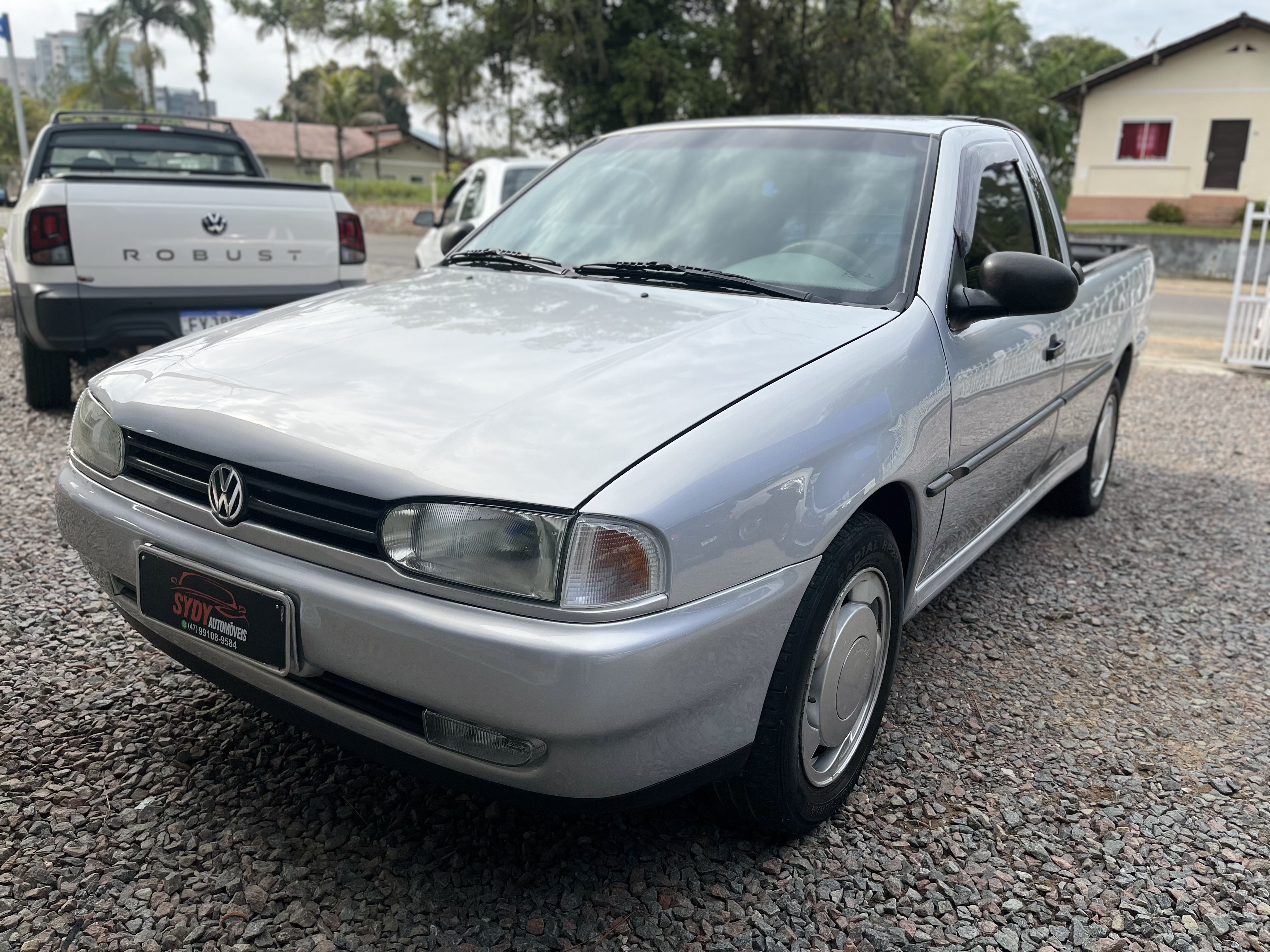 Volkswagen Saveiro — foto 2 de 11