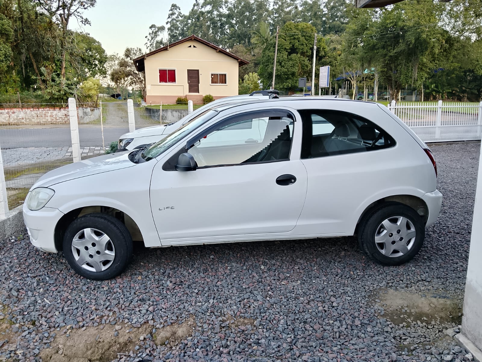 Chevrolet Celta — foto 4 de 10